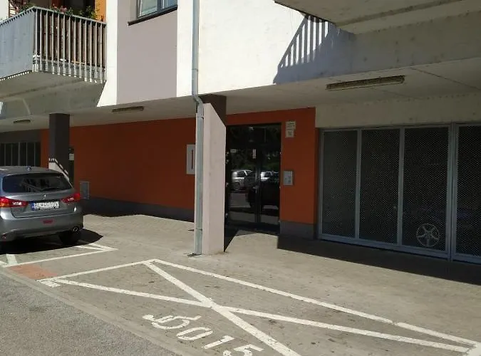 Brand New Apartment. Parking Spot Included! Апартаменты *