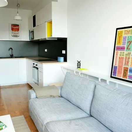 Brand New Apartment. Parking Spot Included! Daire *