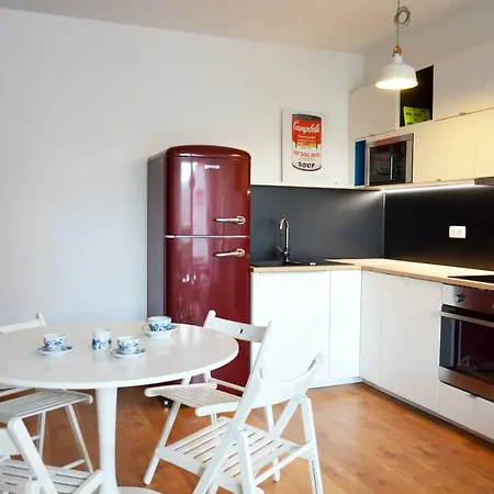 Brand New Apartment. Parking Spot Included! Daire